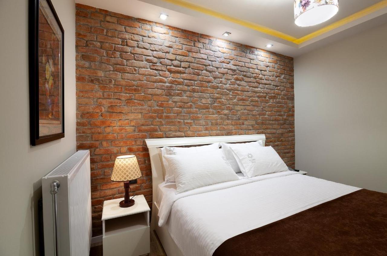 Casta Diva Hotel คอร์เชอ ภายนอก รูปภาพ