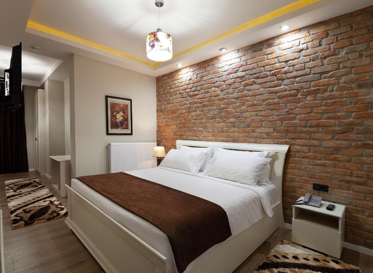 Casta Diva Hotel คอร์เชอ ภายนอก รูปภาพ