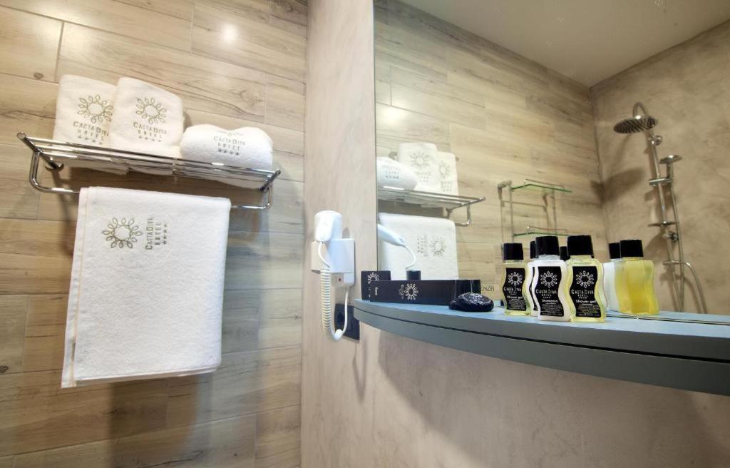 Casta Diva Hotel คอร์เชอ ภายนอก รูปภาพ