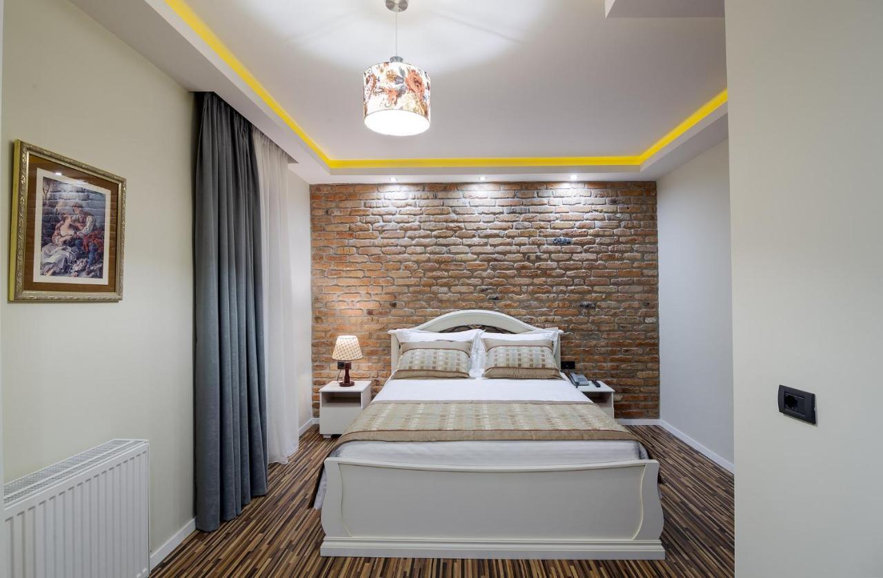 Casta Diva Hotel คอร์เชอ ภายนอก รูปภาพ
